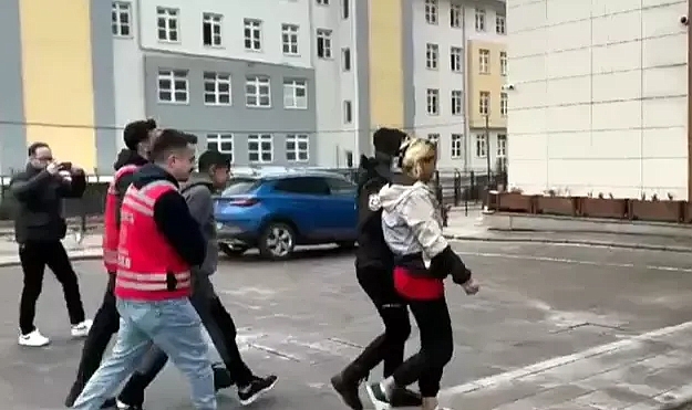 Kavgada tabancayla vurulan kadın ağır yaralandı, karnındaki bebeği öldü