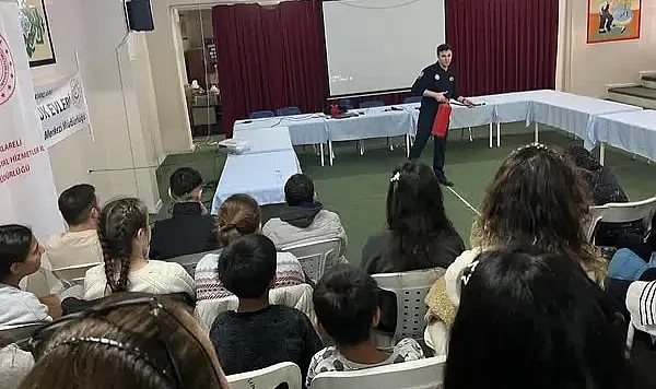 Kırklareli Belediyesi İtfaiye Müdürlüğü'nden Çocuk Evleri'ne Yangın Eğitimi