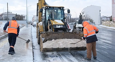 Kırklareli Belediyesi'nden Buzlanmaya Karşı Yoğun Mücadele