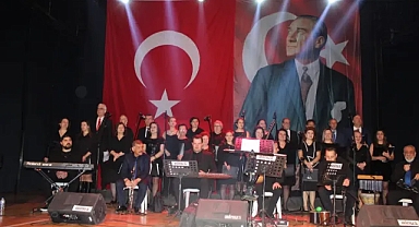 Kırklareli'nde Arabesk Şarkılar Konserine Yoğun İlgi