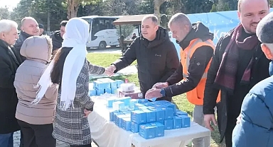 Berat Kandili'nde Kandil Simidi İkramı