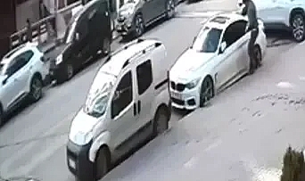 Otomobilinden indikten sonra fenalaştı, kaldırıldığı hastanede öldü