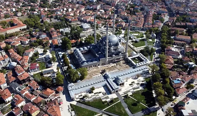 Restorasyondaki Selimiye Camisi'nde 2 yıl aradan sonra, ramazan ayında mahya asılacak