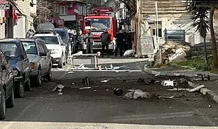Tekirdağ'da sinir krizi geçirip, evindeki eşyaları sokağa attı