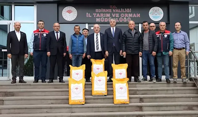Edirne'de üreticilere yüzde 75 devlet destekli yerli hibrit ayçiçeği tohumu dağıtıldı