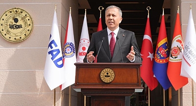 İÇİŞLERİ BAKANIMIZ SAYIN ALİ YERLİKAYA  GÜNDEM VE TRAFİK TEDBİRLERİ KONULARINDA AÇIKLAMALARDA BULUNDU