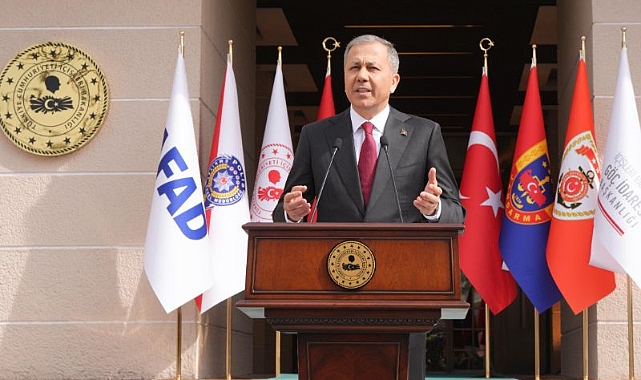 İÇİŞLERİ BAKANIMIZ SAYIN ALİ YERLİKAYA  GÜNDEM VE TRAFİK TEDBİRLERİ KONULARINDA AÇIKLAMALARDA BULUNDU