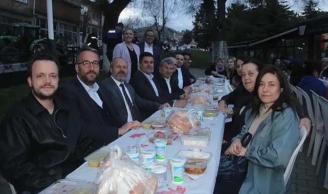 Kaynarca Belediyesi'nden Kadir Gecesi İftarı: Birlik ve Beraberlik İçin Güzel Bir Adım