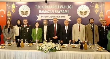 Kırklareli'de Bayram Coşkusu: Protokol ve Vatandaşlar Bir Araya Geldi