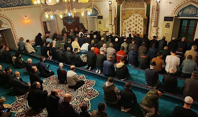 Kırklareli'nde Son Teravih Namazı Büyük Bir Coşkuyla Kılındı