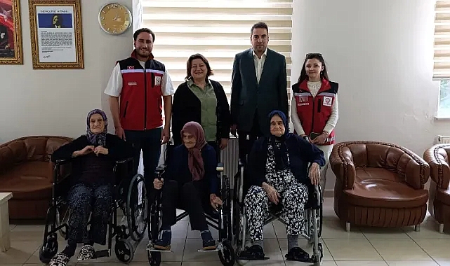 Lüleburgaz'da 100 Yaşındaki Büyükler Ziyaret Edildi: Aile Yılı'na Özel Anlamlı Etkinlik