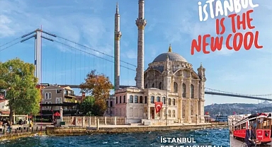 Paris'in Kalbinde İstanbul Rüzgarı Esti: Champs-Élysées'de Dev İstanbul Afişi