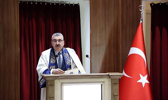 TEKİRDAĞ NKÜ'DE AKADEMİK CÜBBE GİYME VE HİZMET ÖDÜL TÖRENLERİ GERÇEKLEŞTİ