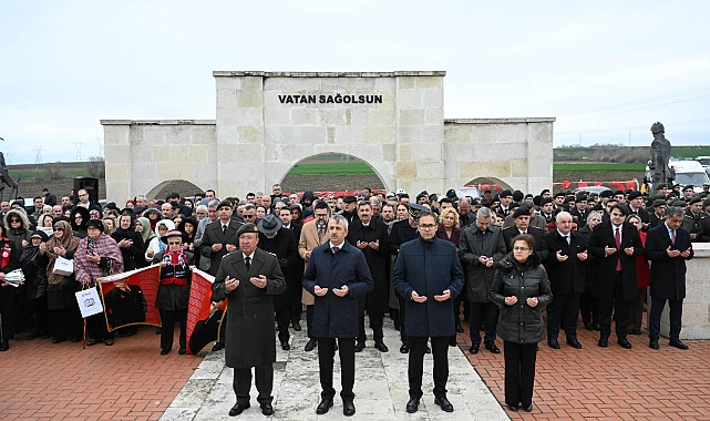 TRAKYA'da 18 Mart Coşkusu Edirne Asker Hastanesi Şehitliği'ndeki Anma Töreni
