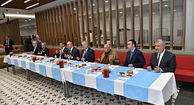 Vali Soytürk Sağlık Çalışanları İle İftar Yaptı