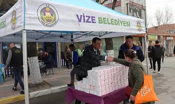 Vize Belediye Başkanı Ercan Özalp'ten Kadir Gecesi'nde Anlamlı İkram