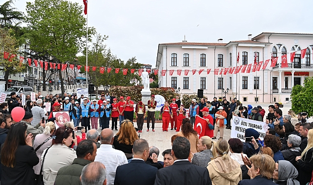 Başkan Nallar Otizm Farkındalık Ayı Törenine Katıldı