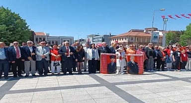 Edirne'de 23 Nisan Coşkusu Atatürk Anıtı'nda Yaşandı