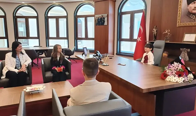 Edirne'de 23 Nisan Geleneği Devam Etti!  Makamlar Miniklere Emanet