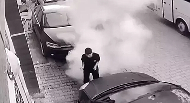 Elindeki torpillerin patlamasıyla ağır yaralandı; o anlar kamerada