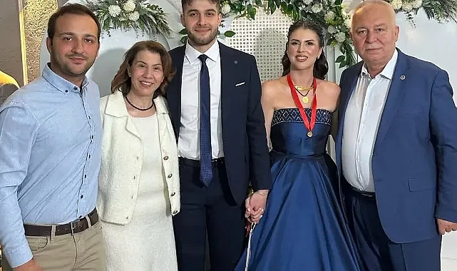 Fahri Özkan, Buse ve Bartu'nun Nişan Törenine Katıldı