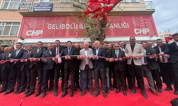 Fahri Özkan'dan CHP Gelibolu İlçe Başkanlığı Açılışına Destek