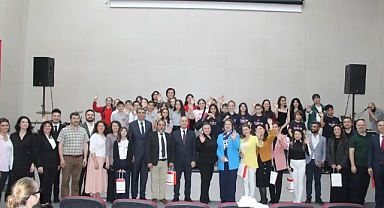 Kırklareli'nde Dil Festivali Coşkusu: 210 Öğrenci Ödüllendirildi