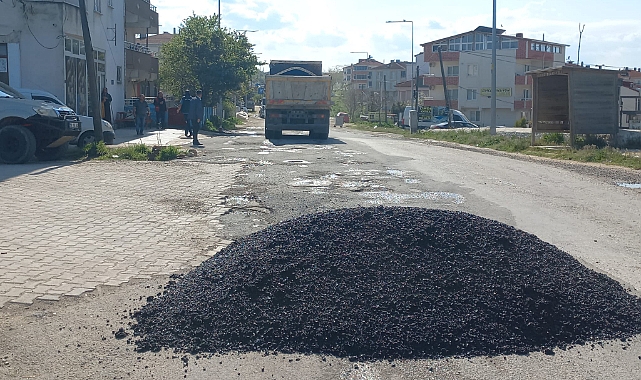 Kıyıköy'de Mezarlık Bölgesine Asfalt Hamlesi