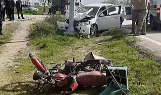 Otomobille çarpışan motosikletin sürücüsü ağır yaralandı