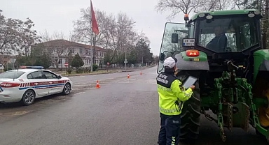 "Reflektör Tak, Görünür Ol" Projesiyle Traktör Kazalarına Karşı Etkin Mücadele