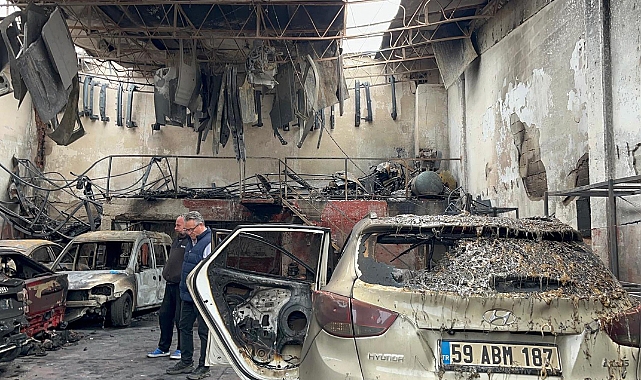 Tekirdağ'da tamirhane yangını; 6 otomobil kullanılamaz hale geldi