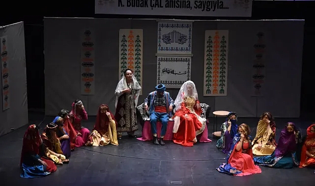 Tiyatro Tutkunları Buluştu: "7 Kocalı Hürmüz" Lüleburgaz’da Sahne Aldı