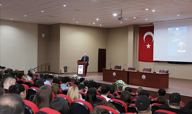 “TRUMP SONRASI DÜNYA DÜZENİNİ YENİDEN KURGULAMAK: BEKLENTİLER VE ÖNCELİKLER” BAŞLIKLI KONFERANSA YOĞUN İLGİ