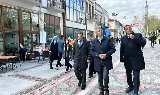 Vali Sezer'den sokak sağlıklaştırması çalışmalarının devam ettiği Saraçlar Caddesi'nde inceleme