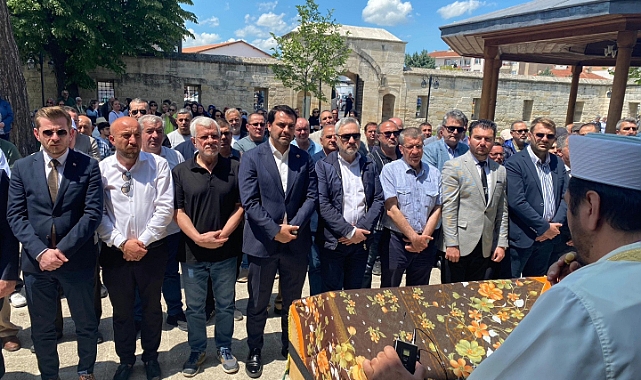 AK Parti Teşkilatı Gökhan Diktaş’ı Acı Gününde Yalnız Bırakmadı