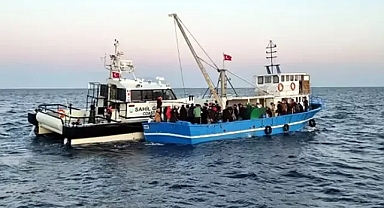 Balıkçı teknesinde 92 kaçak göçmen yakalandı