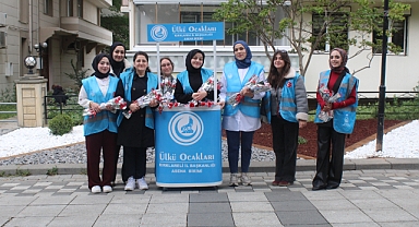 Kırklareli Ülkü Ocakları Asena Teşkilatı'ndan Anneler Günü Etkinliği