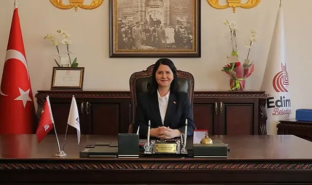 Başkan Gencan Akın; “Babalar; sevgisiyle yolumuzu aydınlatan sessiz kahramanlardır”