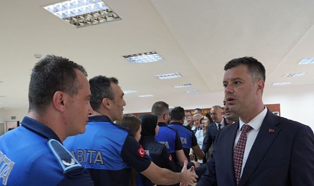 Başkan Sarıkurt ve Meclis Üyeleri Personel ile Bayramlaştı