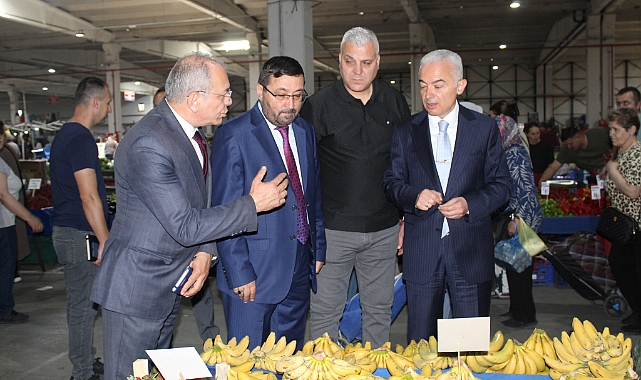 Kırklareli Protokolü Esnaf ve Halkla Bayramlaştı