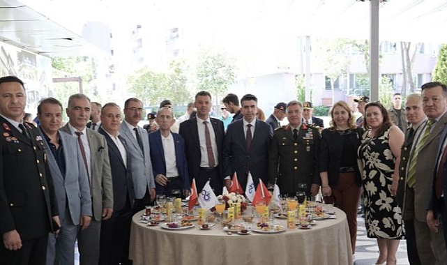 Kurban Bayramı Bayramlaşma Töreni Çorlu Park Kafe`de Gerçekleştirildi