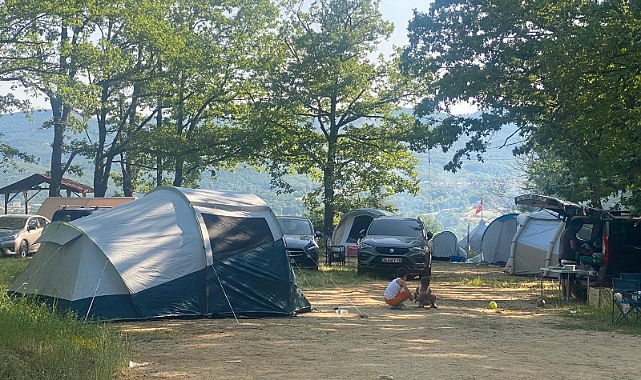 Kurban Bayramı'nda Doğayla Bütünleştiler: Ağaç Kakan Vadisi Kamp Alanı Doğaseverleri Ağırladı