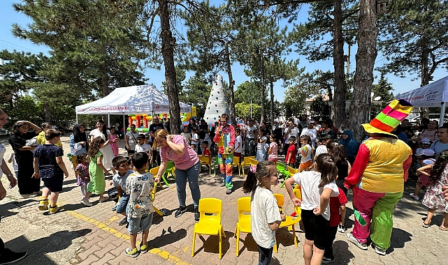 Lalapaşa'da Karne Sevinci Masallarla Buluştu: Başkan Amca'dan Miniklere Tatlı Sürpriz!
