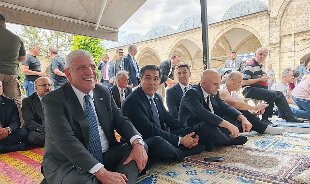 Dervişoğlu, Lüleburgaz'da Cuma Namazını Tarihi Sokollu Camii'nde Kıldı