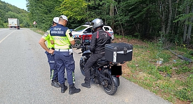 Jandarma  Kırklareli'de 8 Bin 602 Araç ve Sürücü Denetledi