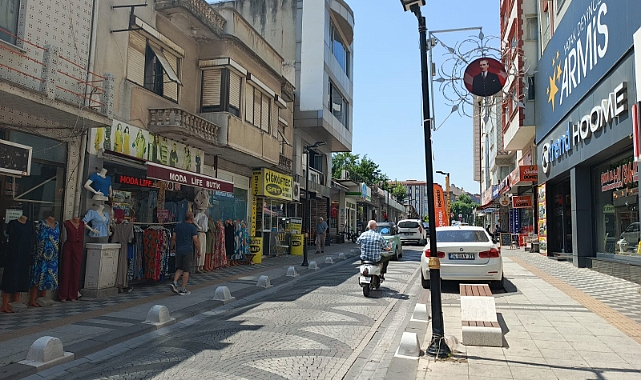 Kırklareli'nde Belirsiz Hava Sıcaklıkları Esnafı ve Halkı Zorluyor