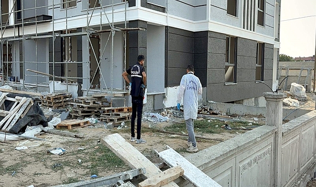 İnşaatta boya yapan işçi, 4'üncü kattan düşüp öldü