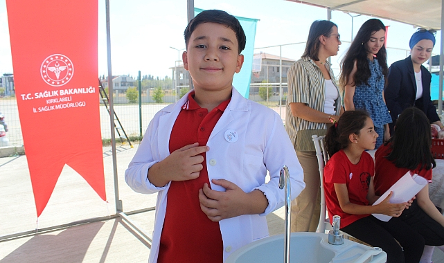 Sağlık Ekiplerinden Minik Öğrencilere İlk Yardım Eğitimi