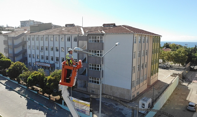 TREDAŞ, okul çevrelerindeki aydınlatmaların bakım ve onarım çalışmalarını tamamladı