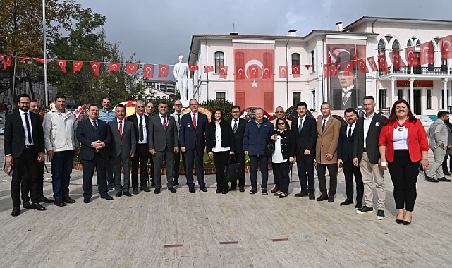 Başkan Volkan Nallar Cumhuriyet Bayramını Çocuklarla Kutladı